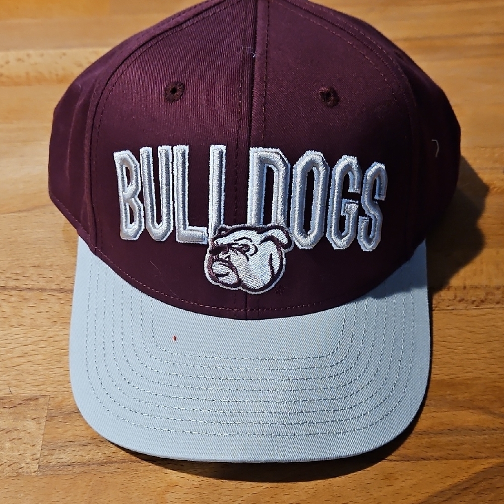 Bulldogs Maroon and Gray mississippi stateCap